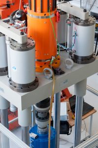 dynamische Universalprüfmaschine (1000 kN)